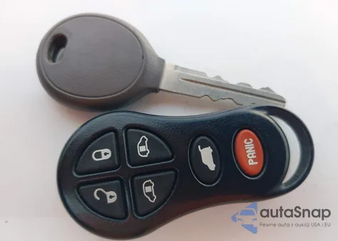 2003 Chrysler Town & Country Limited z USA, uszkodzony, nr VIN 2C8GP64L83R385172